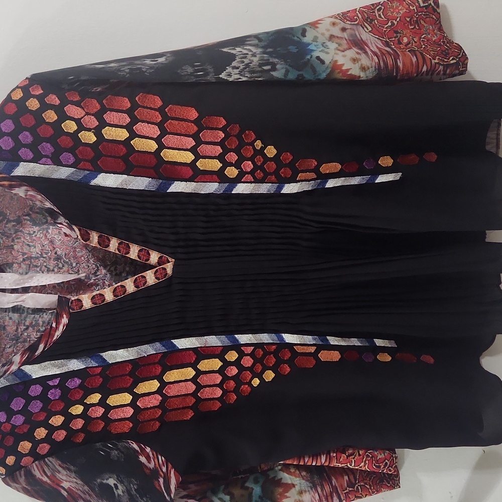 Ranna Gill Anthropologie Embroidered Peasant Top EUC!